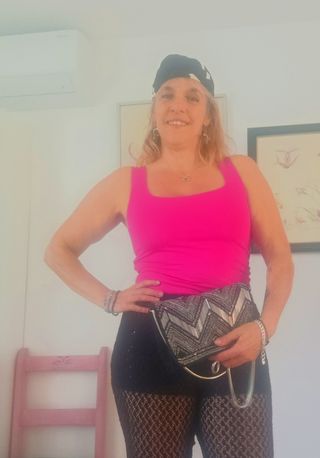 Bolso de mano plateado y negro