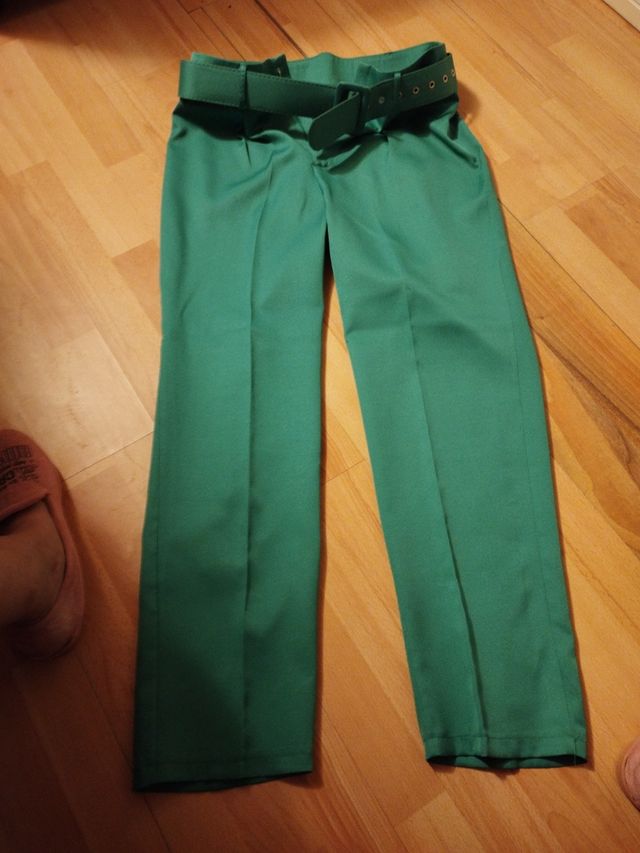 Pantalón de pinzas verde mujer