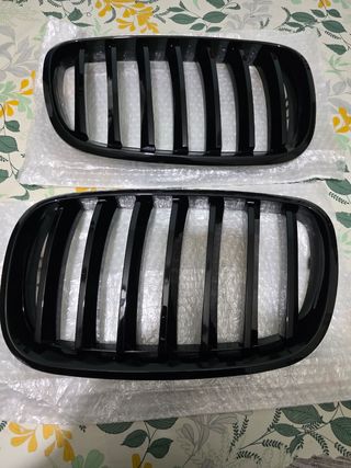 Parrilla BMW Negra Brillante