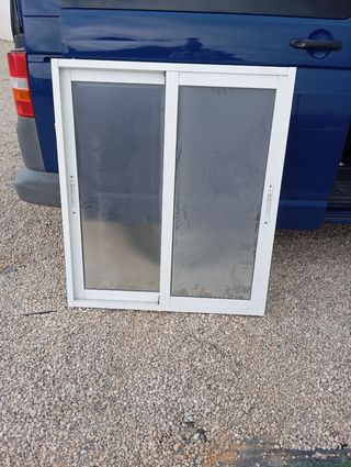 Ventana corredera de aluminio blanca