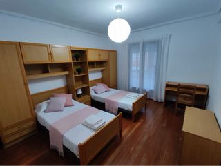 Regalo habitación completa:Mueble, camas+colchones