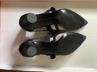 Zapatos UTERQUE destalonados beige y negro