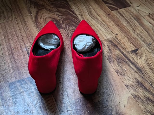 Zapatos de salón a estrenar