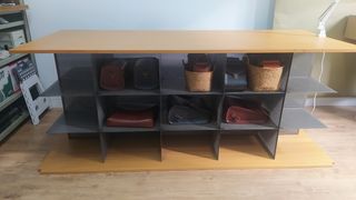 Mesa grande de madera y metal