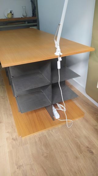 Mesa grande de madera y metal
