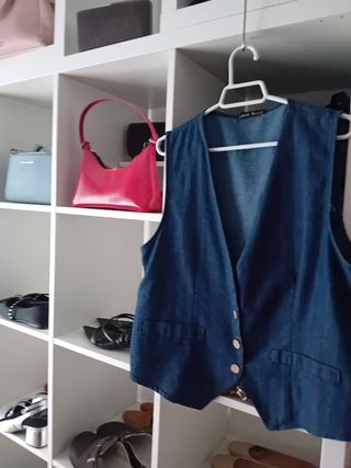 Chaleco vaquero y regalo otra prenda