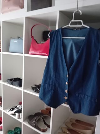 Chaleco vaquero y regalo otra prenda
