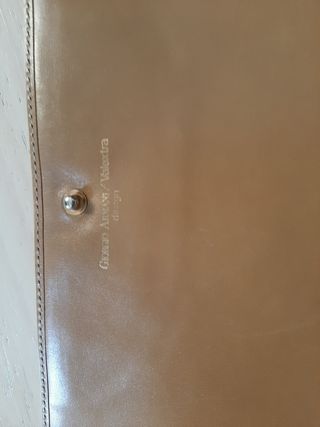 Pochette Armani design Valextra marrone cammello