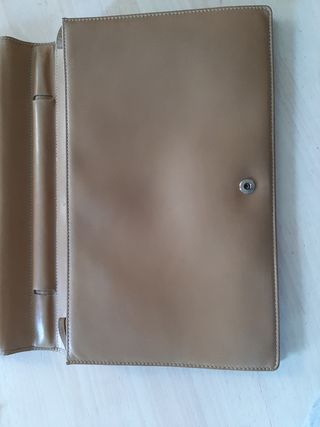 Pochette Armani design Valextra marrone cammello