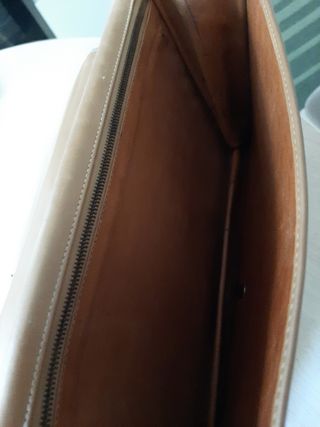 Pochette Armani design Valextra marrone cammello