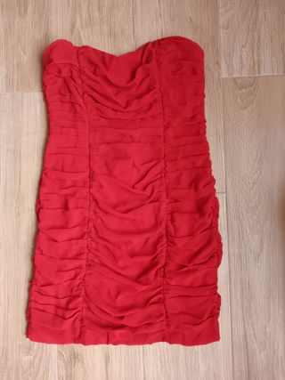 Vestido H&M Rojo Fruncido escote corazón.