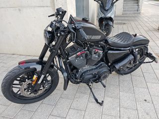 Harley Davidson Sportster Roadster 1200.
