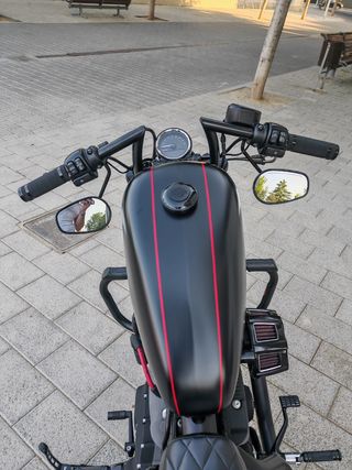 Harley Davidson Sportster Roadster 1200.
