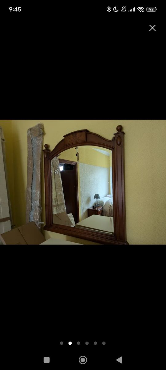 Cómoda de madera maciza con espejo