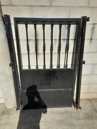 Puerta de hierro forjado exterior
