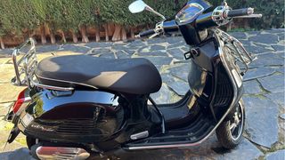 Vespa 125 GTS Super Negra año 2023