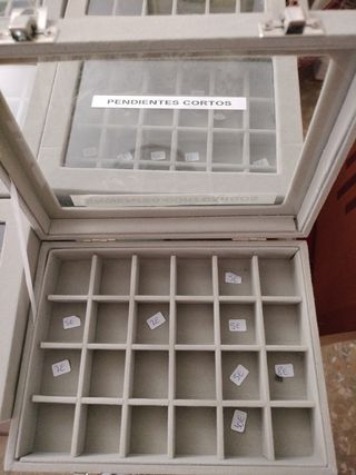 Cajas de terciopelo para exposición