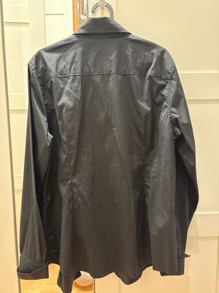 Camisa de color negro de mujer marca Gant 