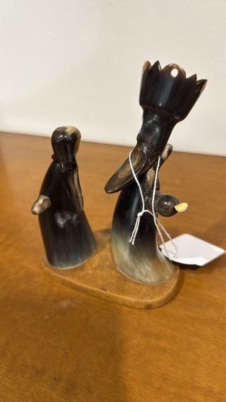 FIGURA EN HUESO CORTE