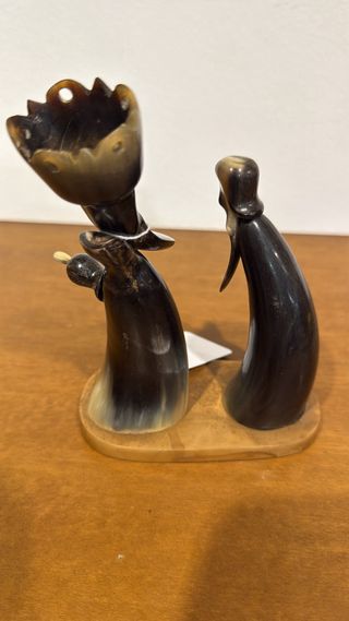 FIGURA EN HUESO CORTE