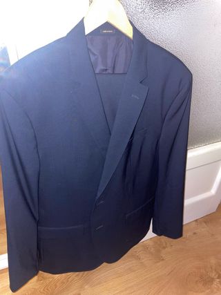 Traje de novio azul