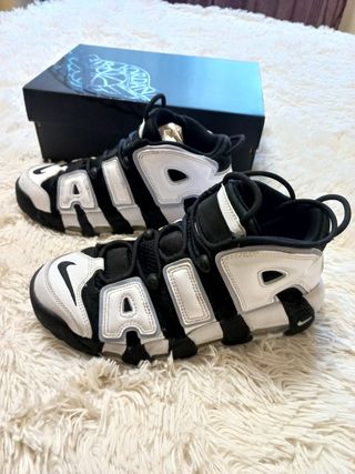 Zapatillas Nike Air Uptempo Negras y Blancas