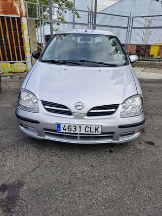 Nissan Almera 2004