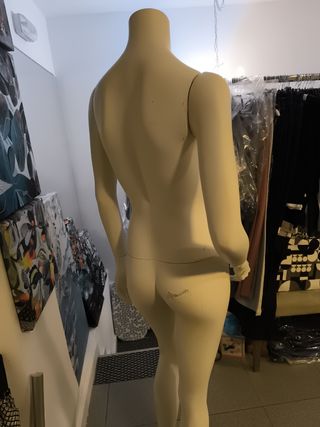 Maniquí femenino blanco
