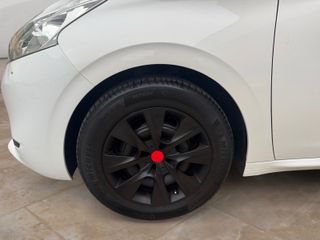 Peugeot 208 3P ACTIVE 1.2L PureTech 82