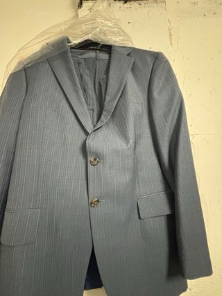 Traje de hombre gris a cuadros
