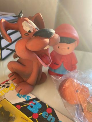 Un sacco di vecchi giocattoli: cane, Cappuccetto rosso, bambino