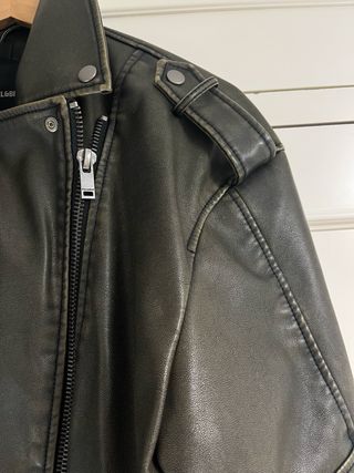 Chaqueta motera Pull&Bear oversize gris