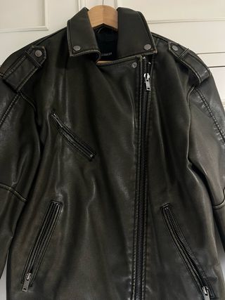Chaqueta motera Pull&Bear oversize gris