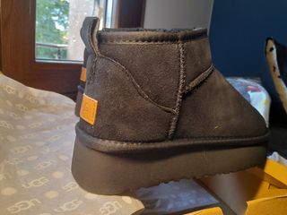 Botas UGG Negras/Marrones Nuevas