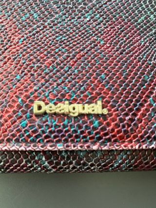 Cartera Desigual estampado serpiente