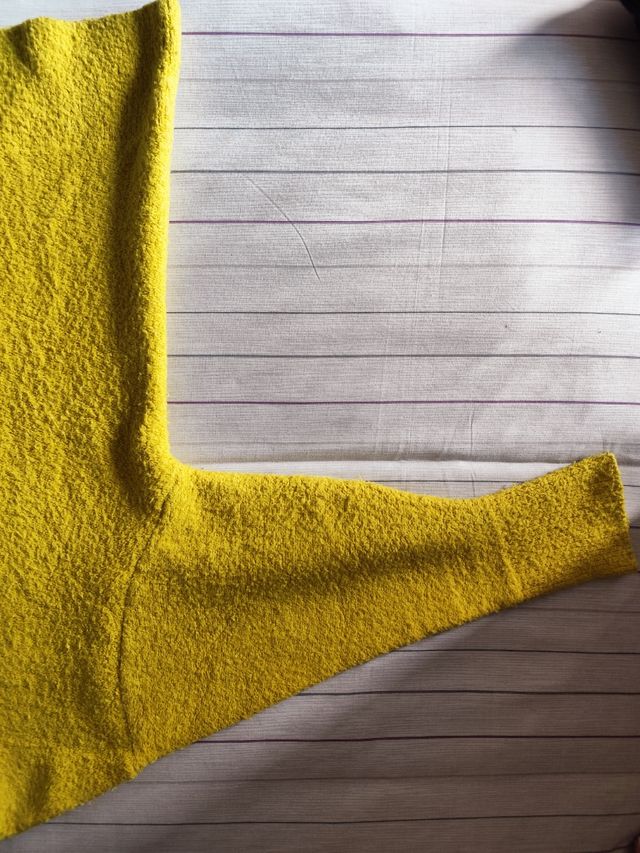 Jersey oversize amarillo