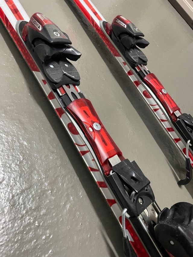 esquís ATOMIC Beta Plus con bastones