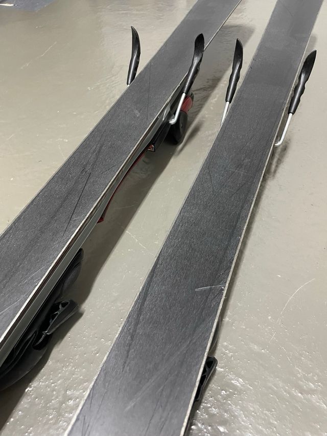 esquís ATOMIC Beta Plus con bastones