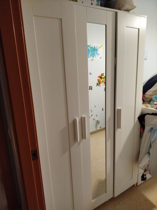 URGE Armario 3 puertas Ikea Brimnes Blanco. 