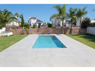 Casa en alquiler en Los Naranjos - Las Brisas en Marbella