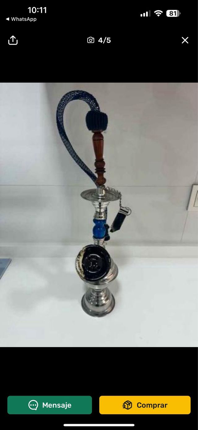 Lámpara de mesa plateada