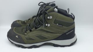 Bota Montaña Quechua Waterproof Verde Negra