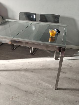Mesa de comedor cristal y metal