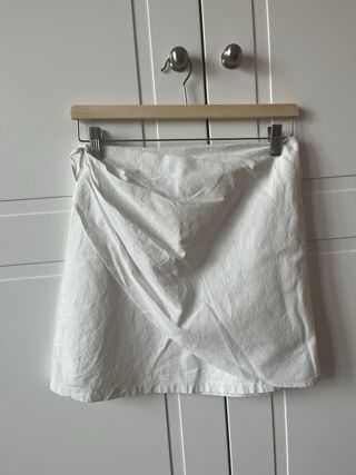 Falda de lino blanca