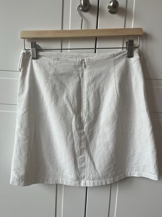 Falda de lino blanca