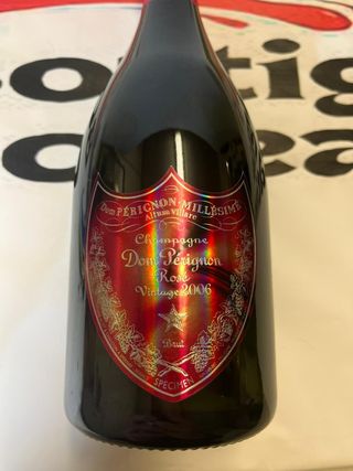 Dom Perignon Lady Gaga bottiglia vuota DA FOTO