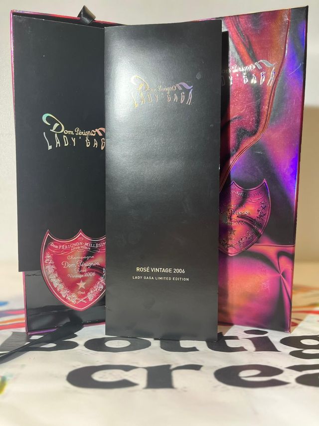 Dom Perignon Lady Gaga bottiglia vuota DA FOTO
