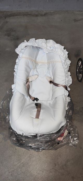 Carrito de bebé color beige