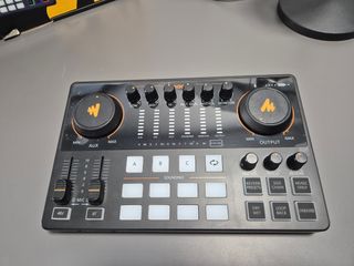 Microfono e mixer MaonoCaster E2