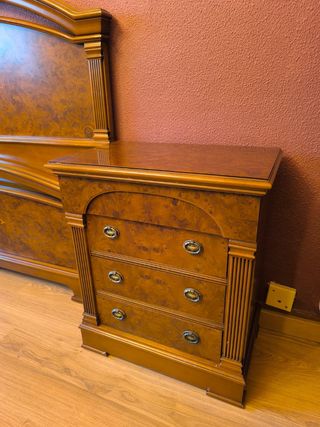 Dormitorio set completo. Cama de 1,35cm.